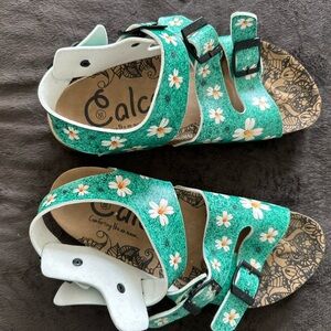 Ladies Daisy print sandals
